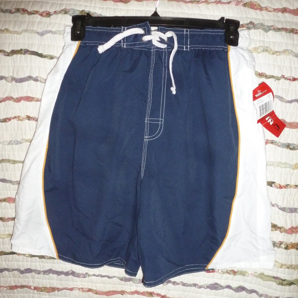 NBN Gear swim trunks with mesh inserts and deep pockets/ new with tags Sz M